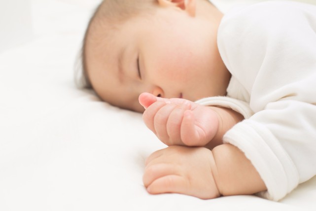 静寂を破る赤ちゃんの夜泣き！時期と原因、対処法について解説中