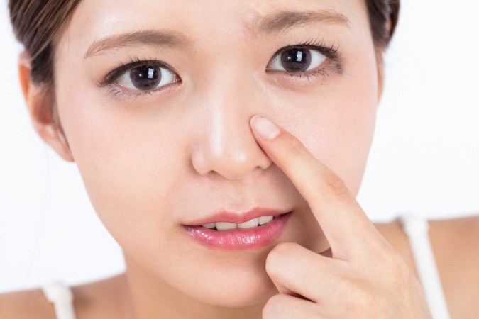 鼻の周りにできるシワの原因と改善する方法