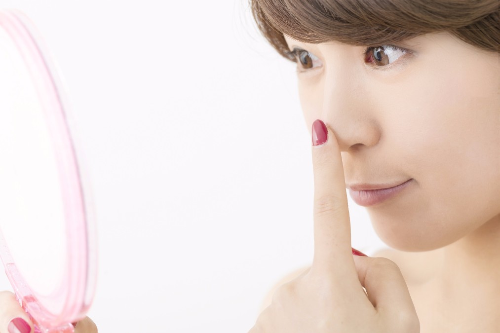 多発地帯の「鼻」にできるニキビの3つの原因と正しいケア方法