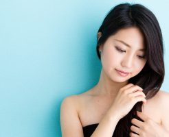 20代女性の薄毛 びまん性脱毛症の原因と予防法