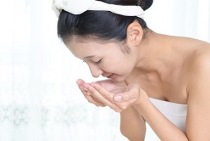 塩洗顔でみるみるすべすべお肌になる方法