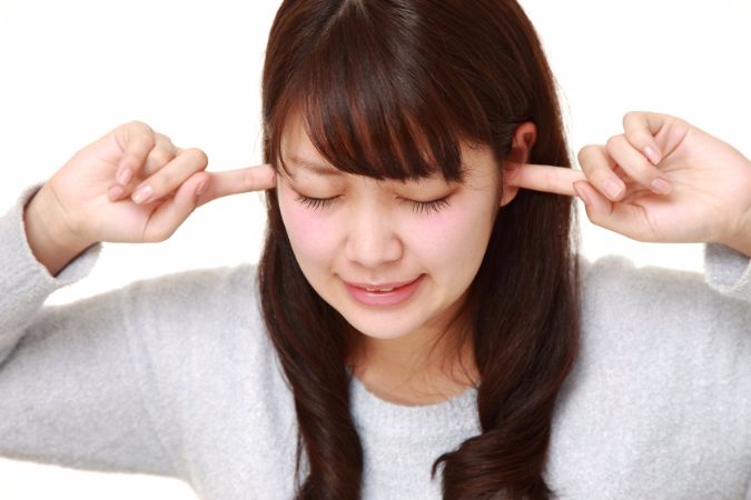 意外と多い耳管開放症。不快な症状を自分で治療するにはどうしたらいい？