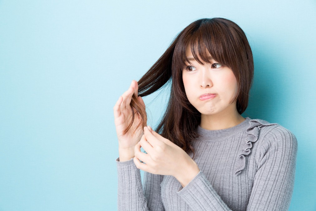 ストレスの原因にもなる「髪のうねり」を改善する5つの方法