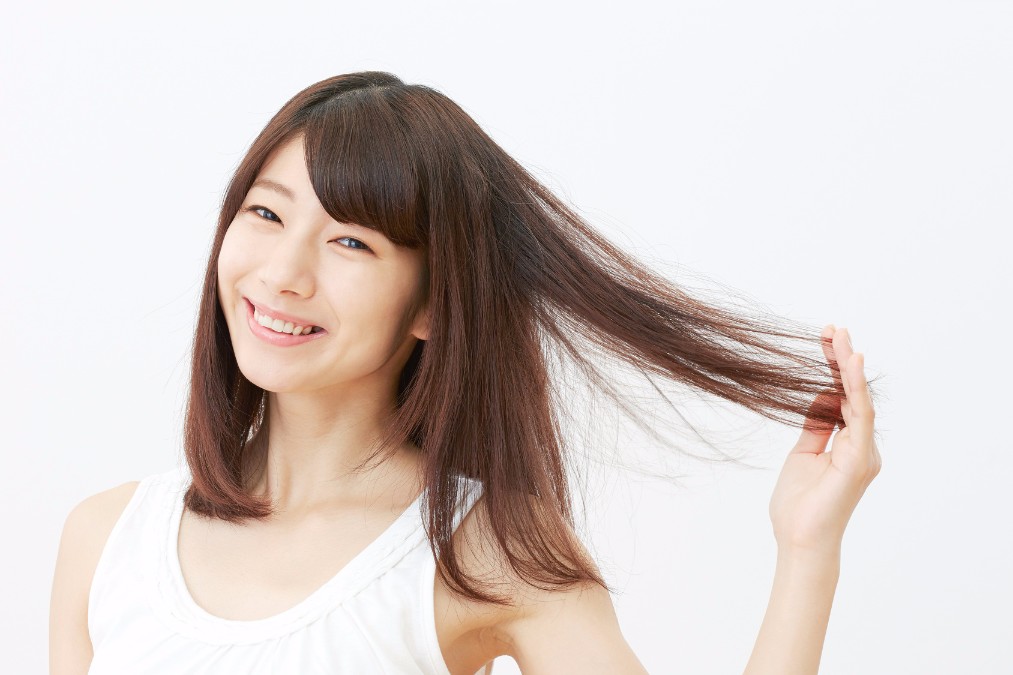 【ヘアケアにも最適】ホホバオイルの髪への3つの効果と使い方