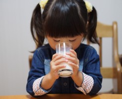 牛乳は本当に健康に悪い？それとも良い？